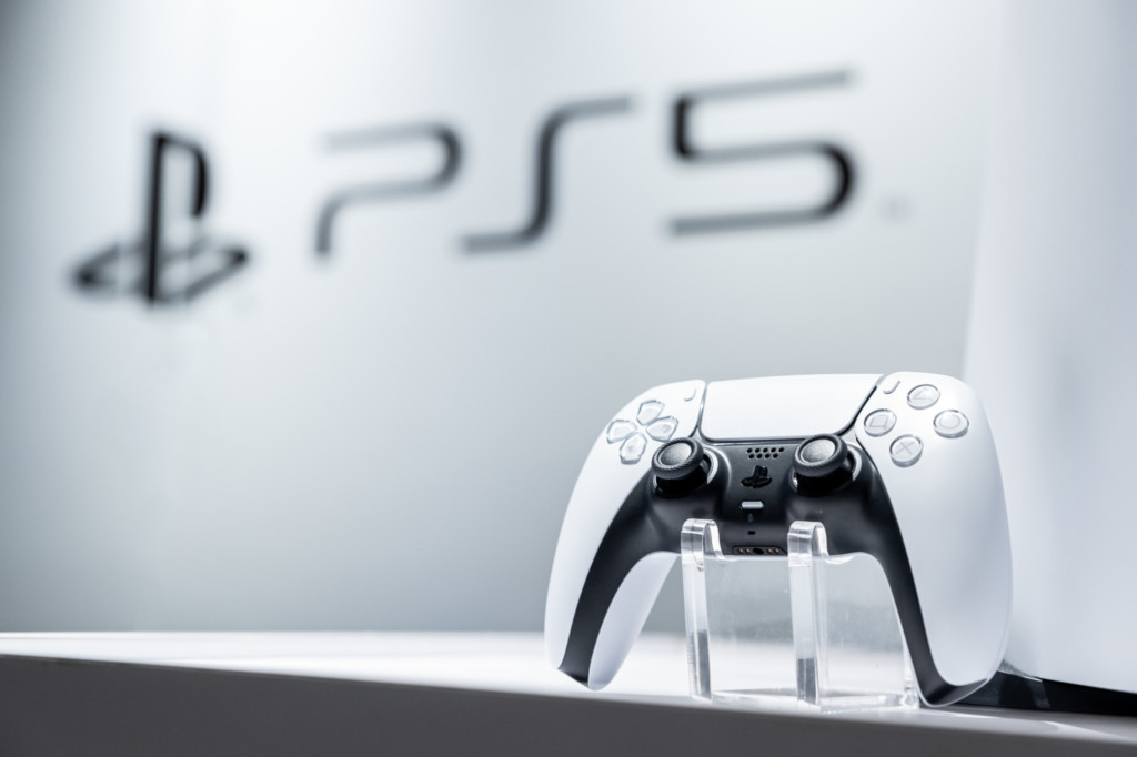 PlayStation 5: DualSense Controller