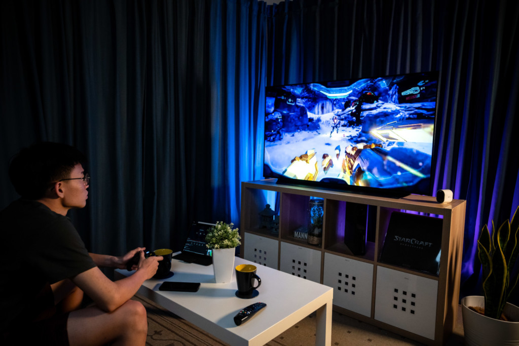 LG CX OLED TV Gameplay