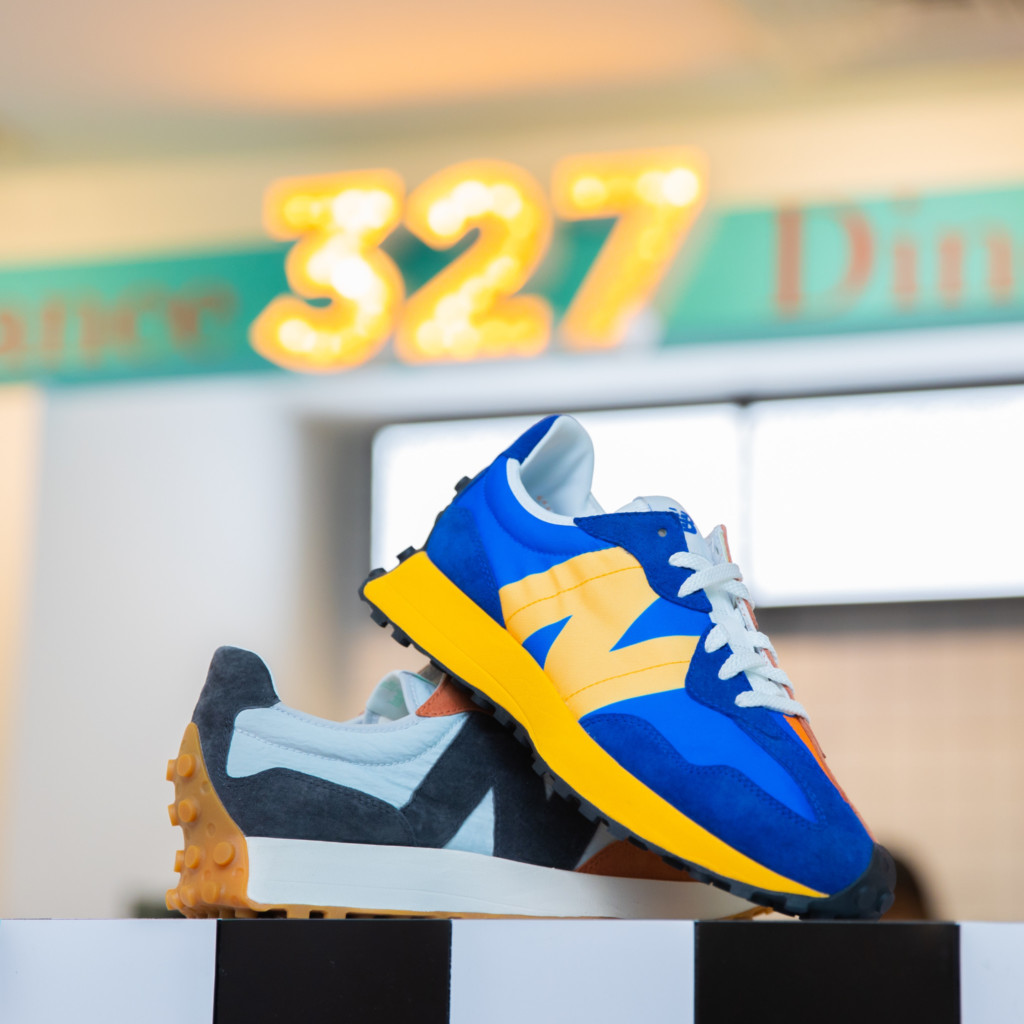 New Balance 327 Diner NB Sneakers