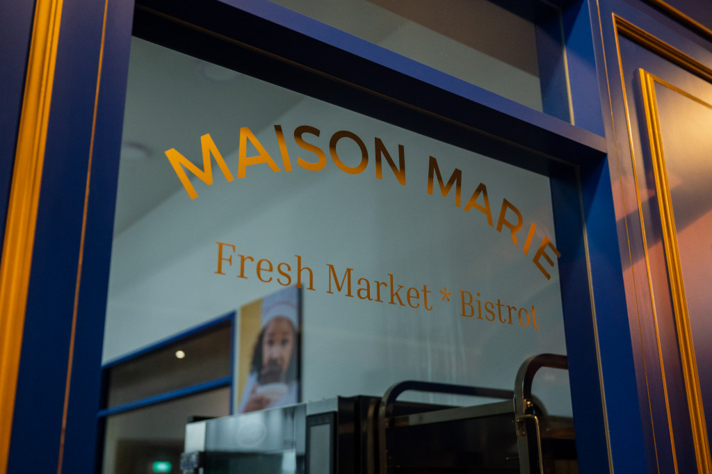 Maison Marie Bistrot: Sign