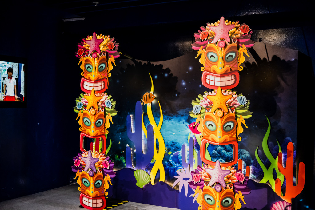Resort World Sentosa The Sea of Tiki: Decor