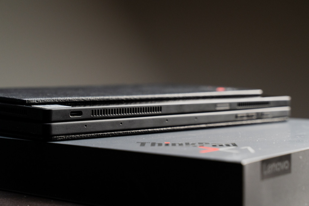 Lenovo X1 Fold: Ports