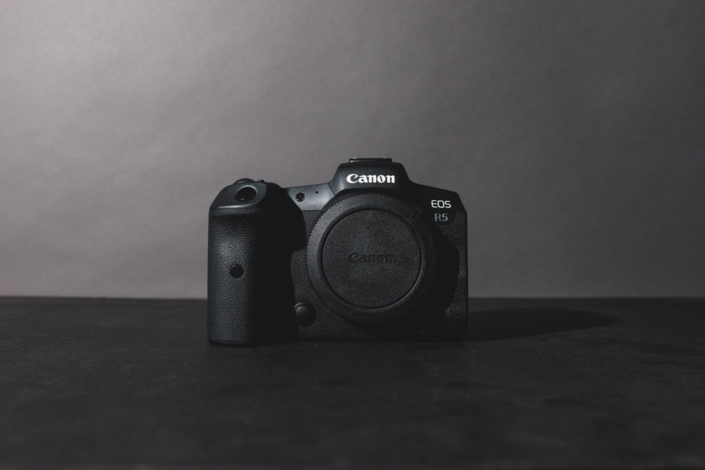 Canon EOS R5 Review: Design