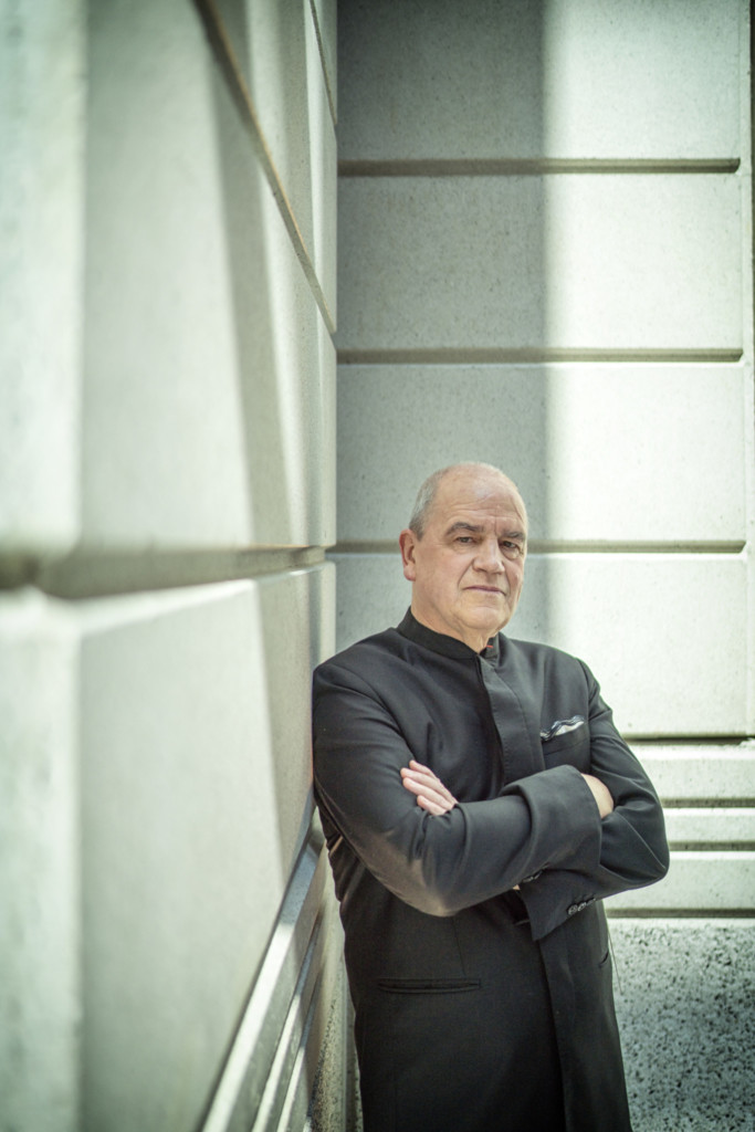 Singapore Symphony Orchestra: Hans Graf