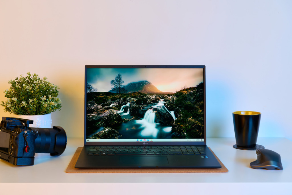 Back to School Laptop Guide: LG gram 17 Display