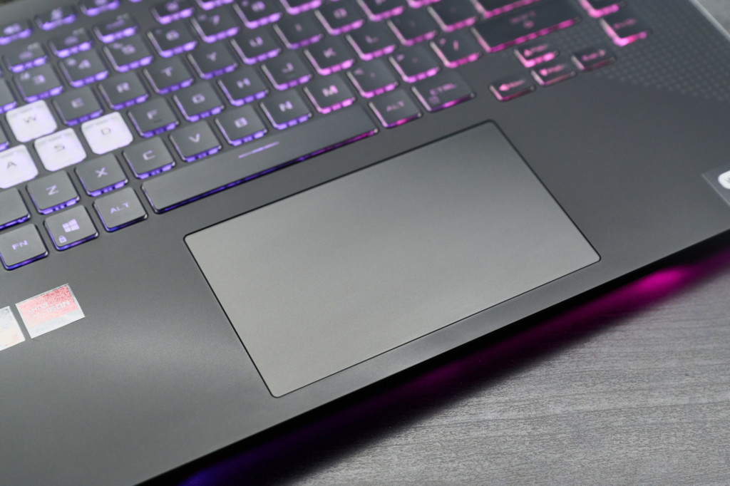 ASUS Strix G15 Advantage Edition: Trackpad
