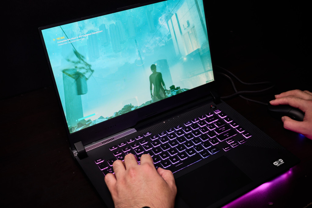 ASUS Strix G15 Advantage Edition: Gaming