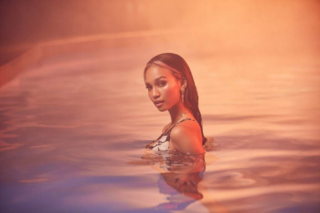 Iman Fandi Love Me Little More Debut: Promo Pic 4
