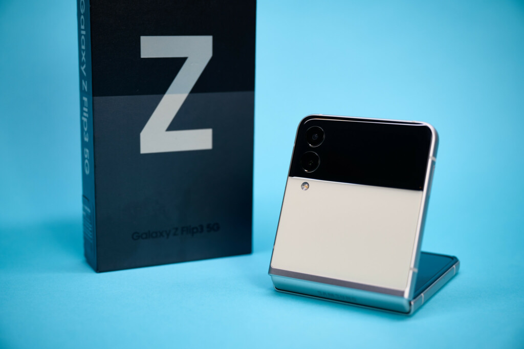 Samsung Galaxy Z Flip3 Review: Hero Shot