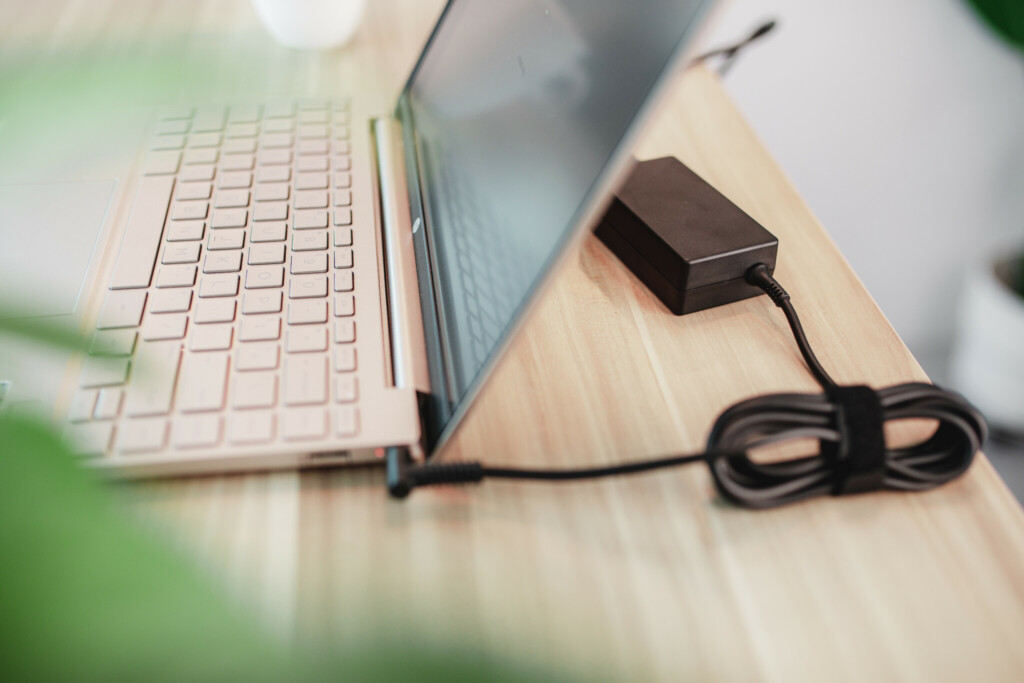 HP Pavilion Aero 13: Charging
