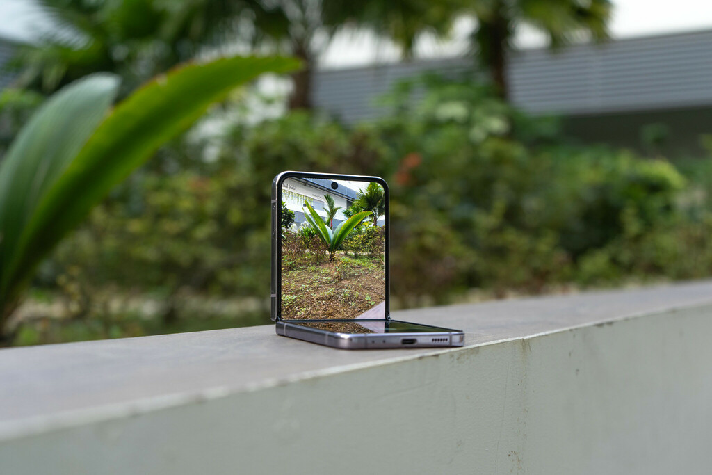 Samsung Galaxy Z Flip4 : graphie