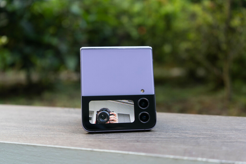 Samsung Galaxy Z Flip4: Photographie d'écran de couverture