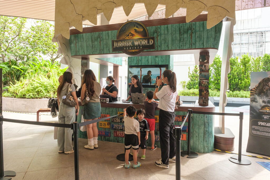 CapitaLand's Colossal Dinosaur Experience: Booth