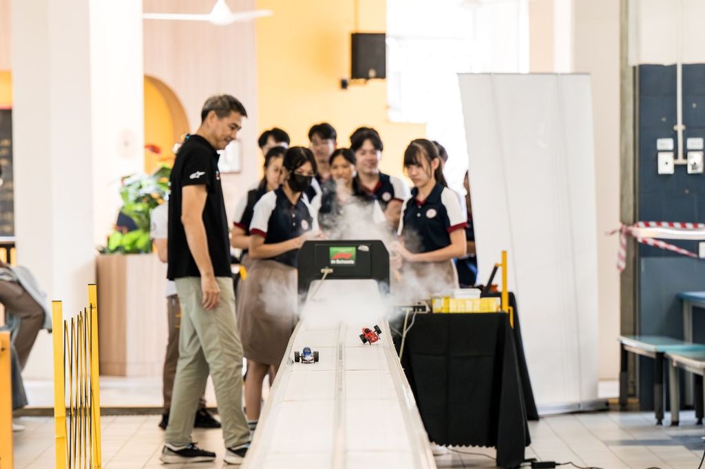 F1NIGHTRACE: ALL ACCESS School Visits