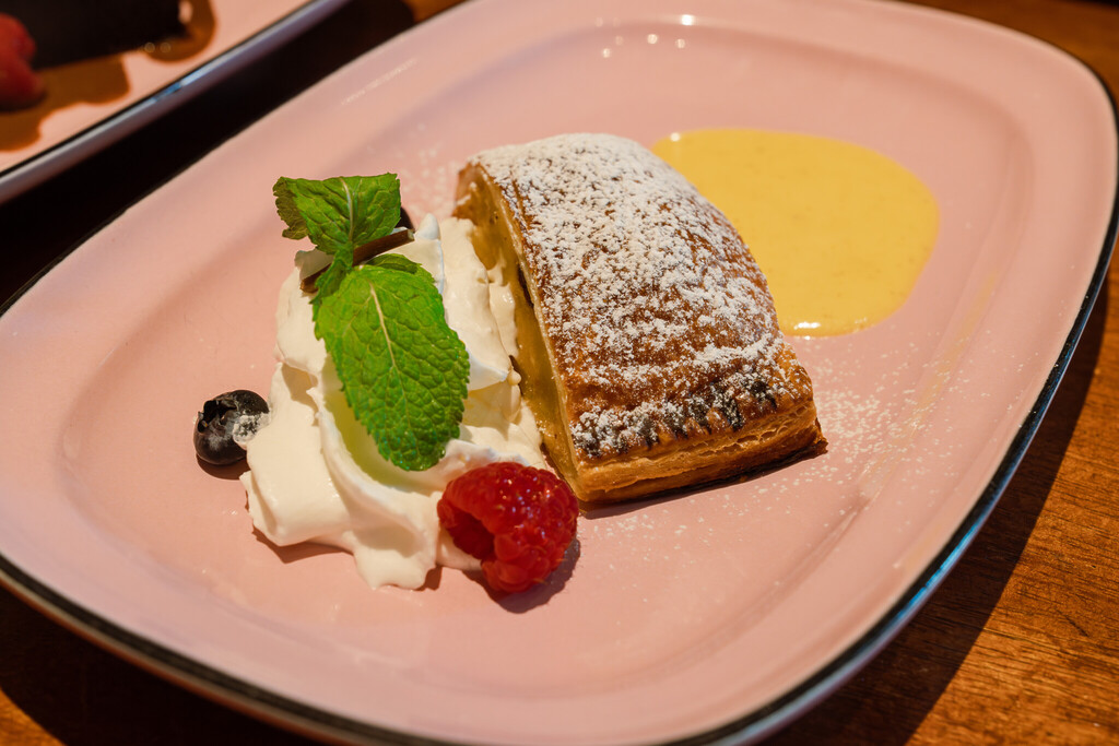 Brotzeit New Menu Apfelstrudel