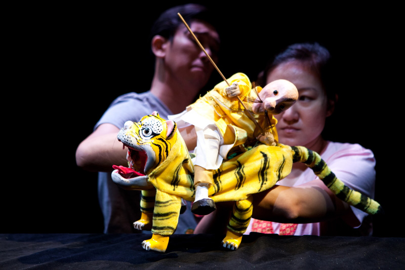Singapore Night Festival 2025 The Tiger Hero by Paper Monkey Theatre