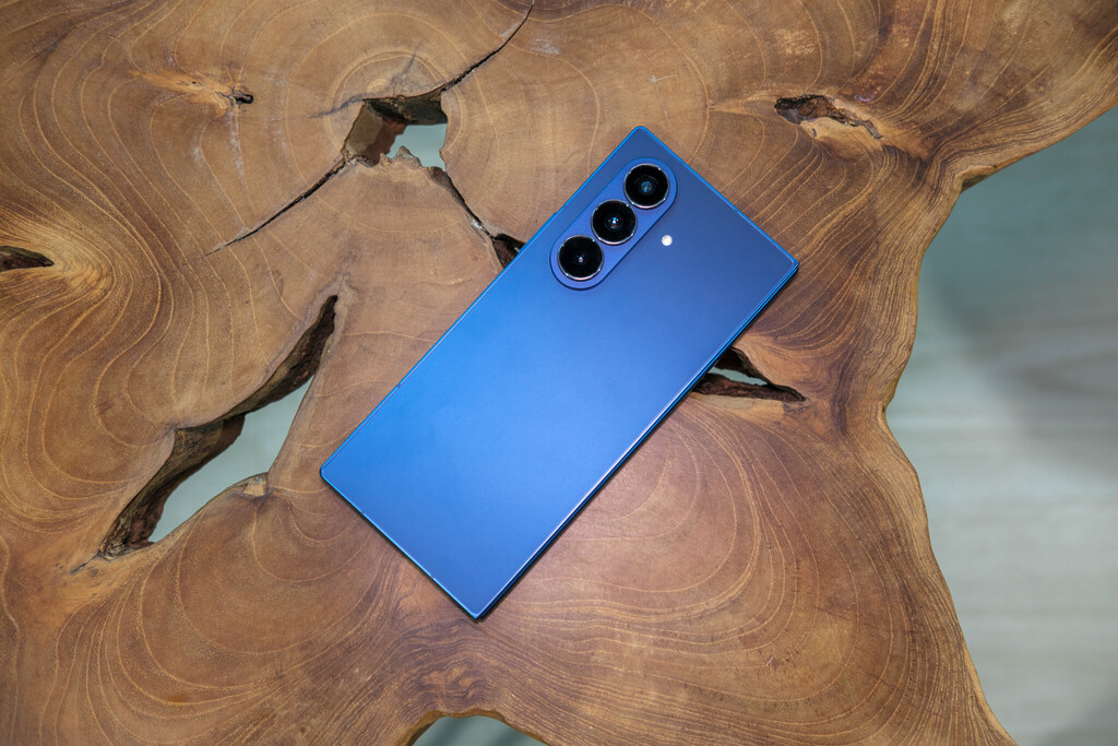 Samsung Galaxy Z Fold7: Blue Shadow Colour