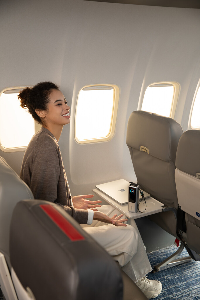Anker Laptop Power Bank (A1695) on a Flight