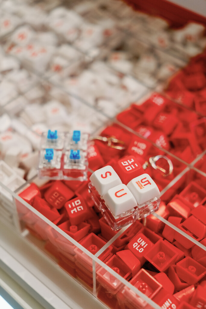 UNIQLO UT Graphic T-Universe Pop-Up: UT Customisable Clicker Key Charms