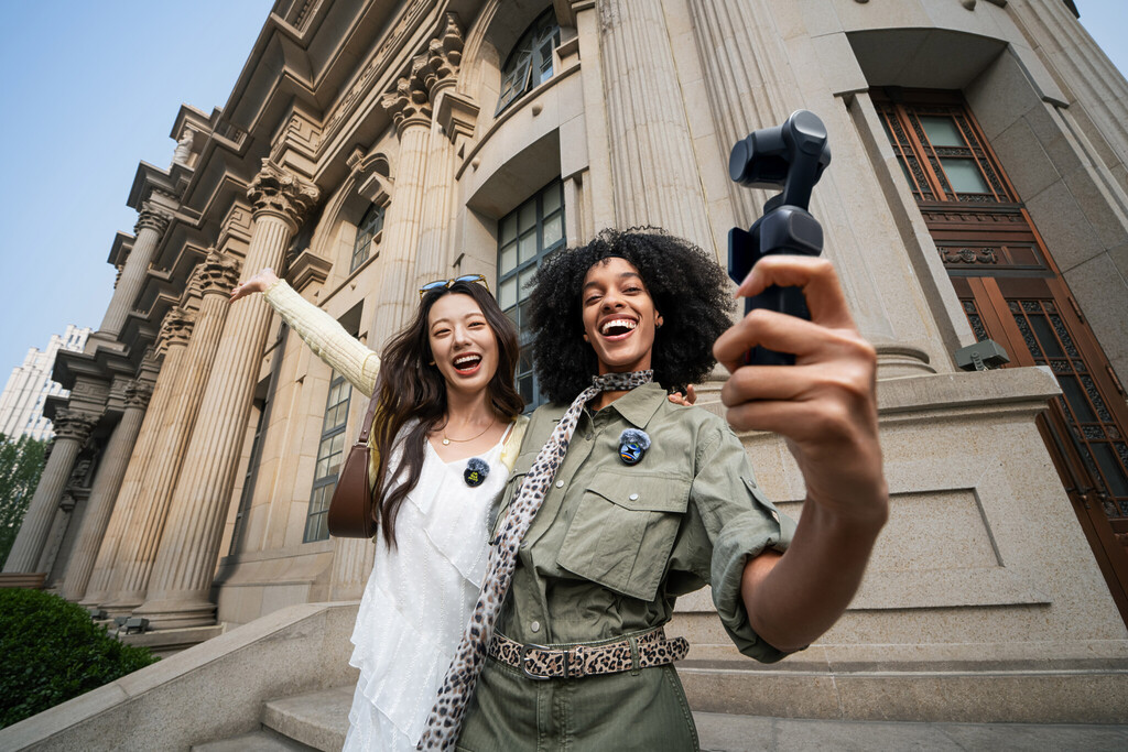 Insta360 Luna Ultra used by female travel companions