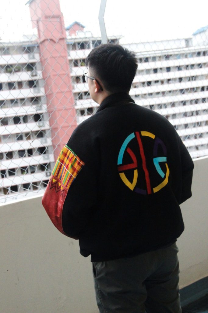 Retro gate: Back view of jacket