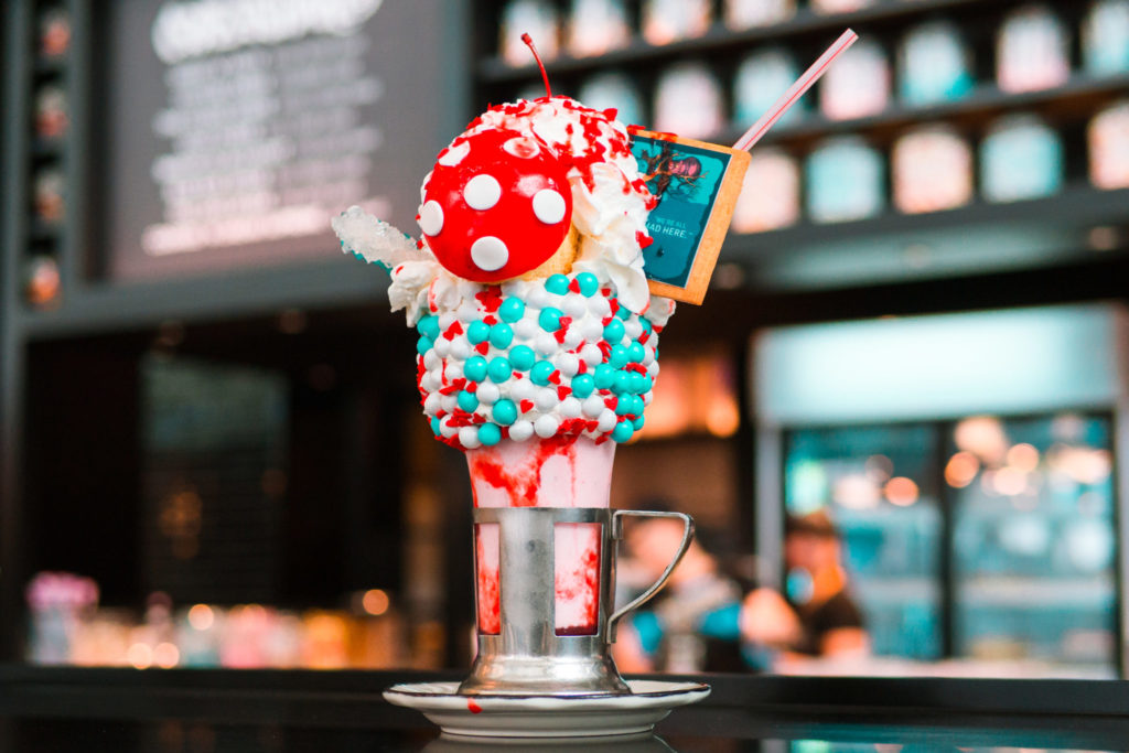 Wonderland exhibition - wonderland shake