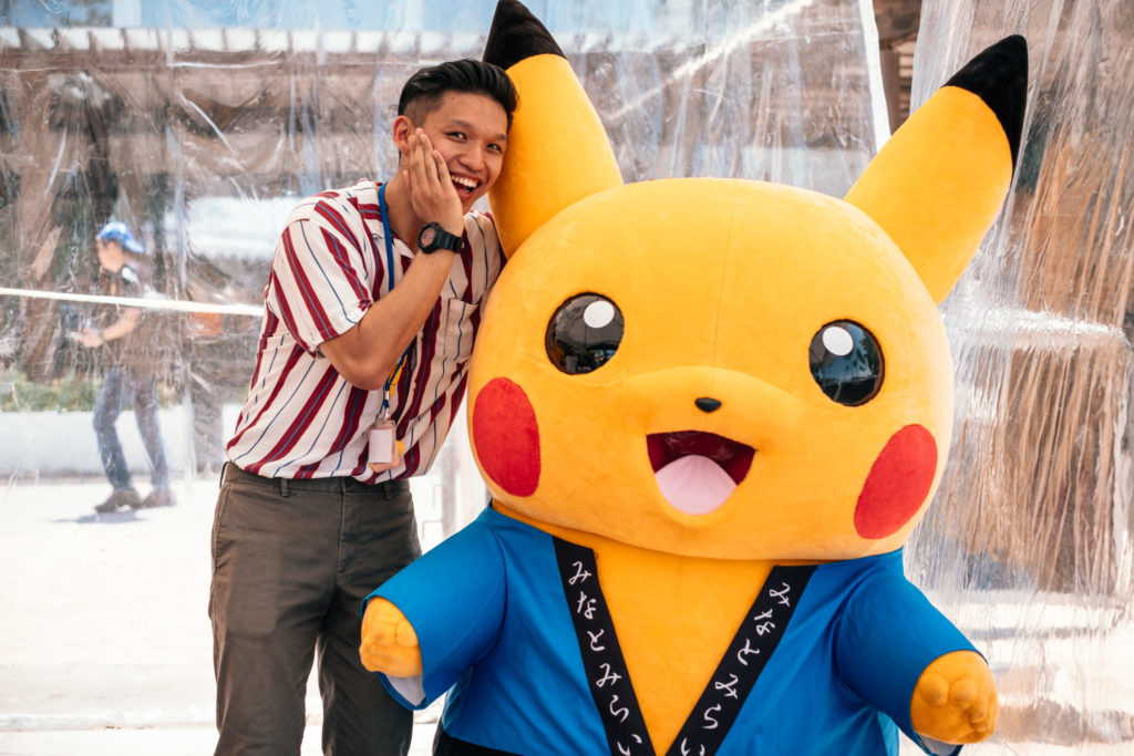 Hwong Wei with Pikachu mascot