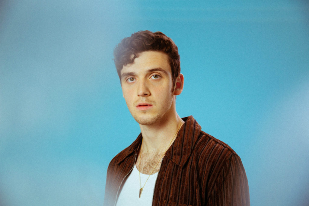 May qb - Lauv