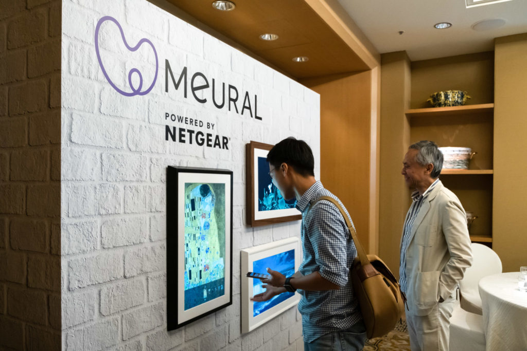 NETGEAR Meural Canvas 2