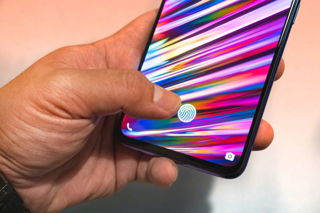vivo V11 - on-screen fingerprint sensor