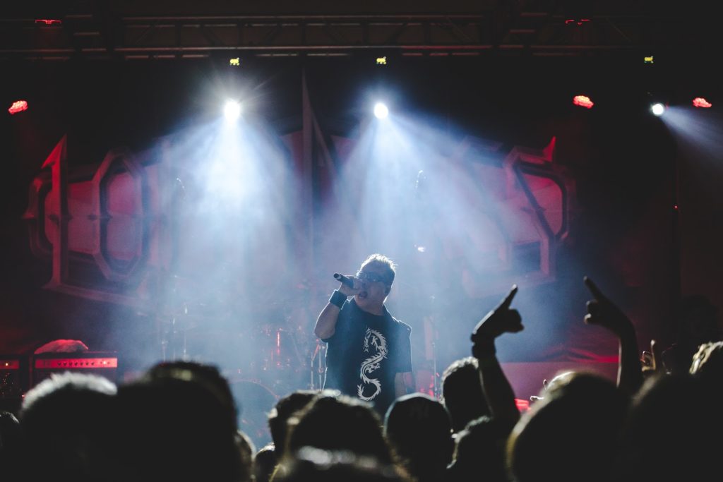 LOUDNESS Live - intimate venue setting
