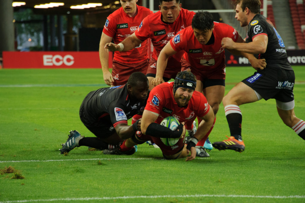 Sunwolves vs Lions - Sunwolves tackling the Lions