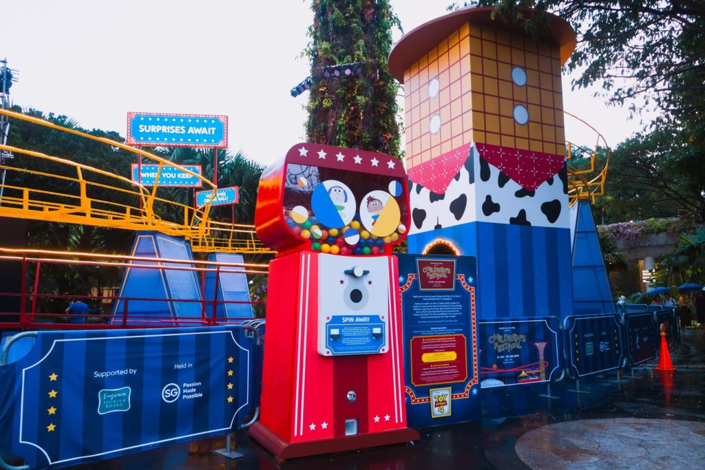 Children's Festival - toy story bobble head capsule machine