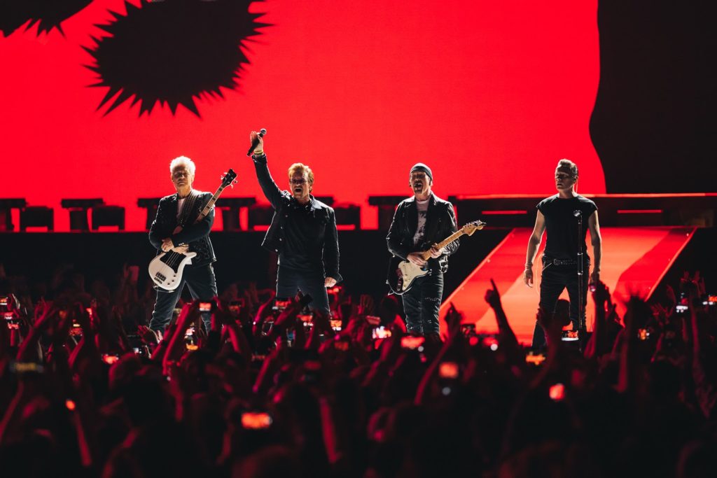 U2 - Joshua Tree tour live (group shot)