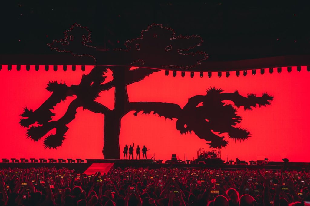 U2 - Joshua Tree tour live (visuals)