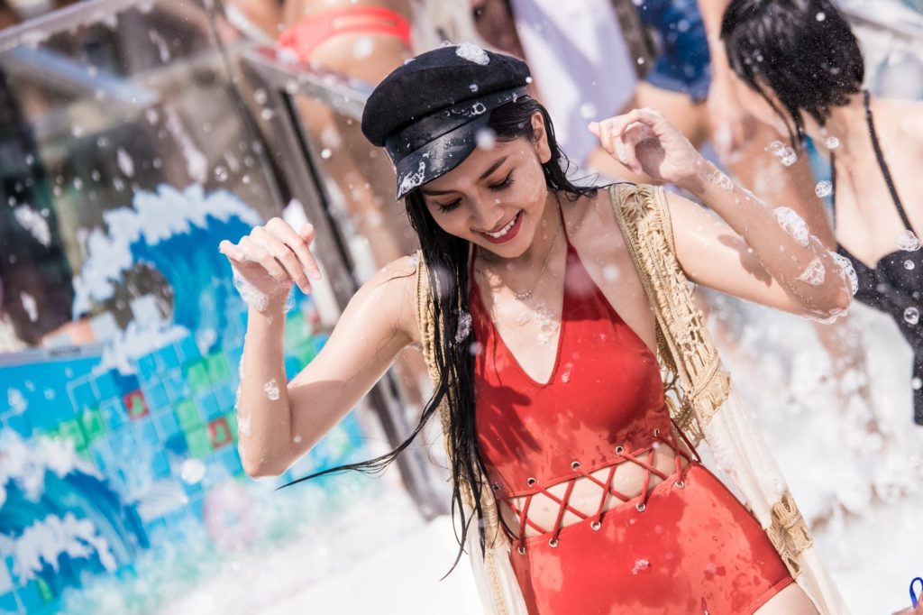 IT'S THE SHIP 2019 - raving at the pool