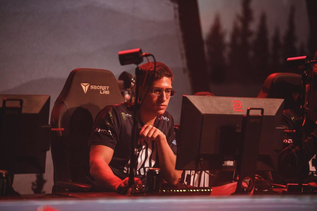 One esports Dota 2 Player
