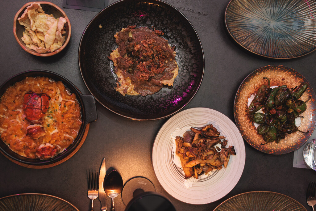 Premium Casual Dining Guide: HighHouse