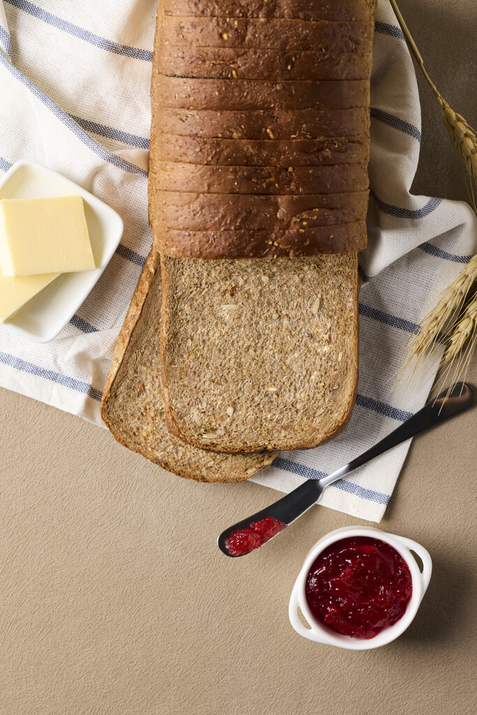 Sunshine KOMUGI GOLD Dark Rye Komugi Loaf: Pairing