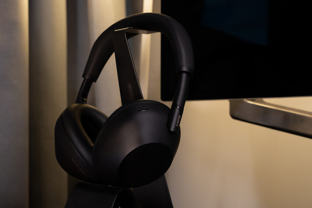 Sony WH-1000XM6 Review: Design
