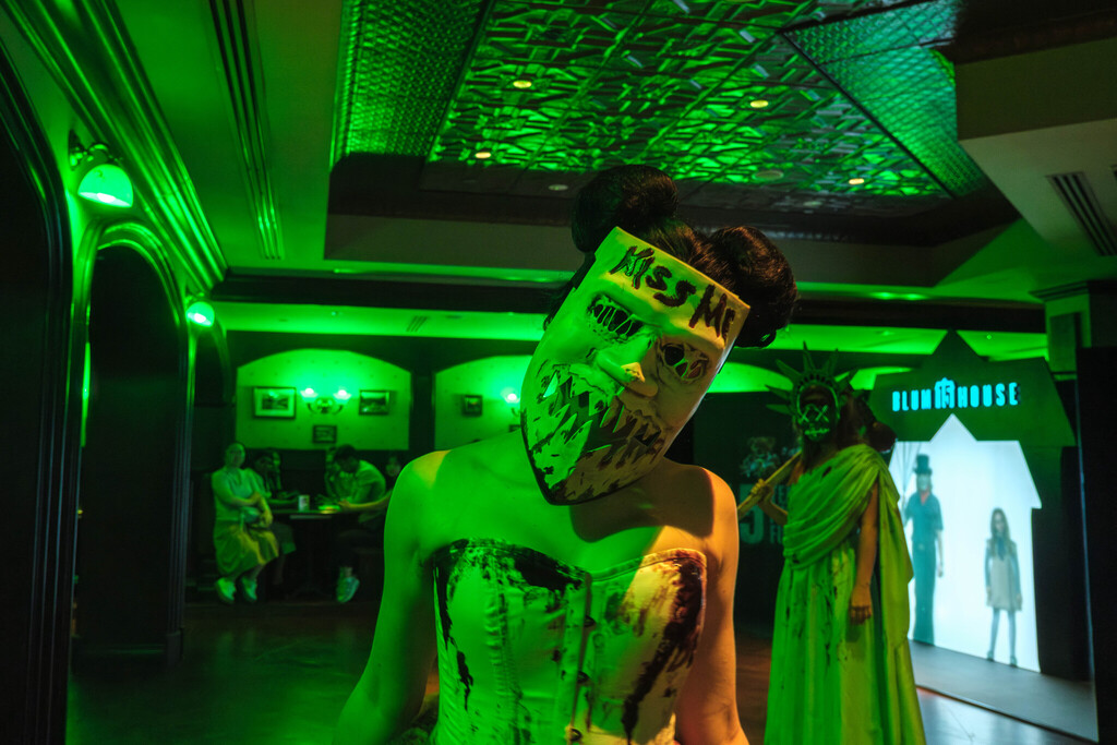 Halloween Horror Nights 13: Blumhouse Bar