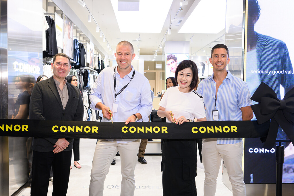 The MVPs for the launch, presented from left-to-right: Marc Miller, Shannon Whelan, Evelyn Soh (from Bugis+), and Matthew Poulton from CONNOR, at the official opening of the Bugis+ store!