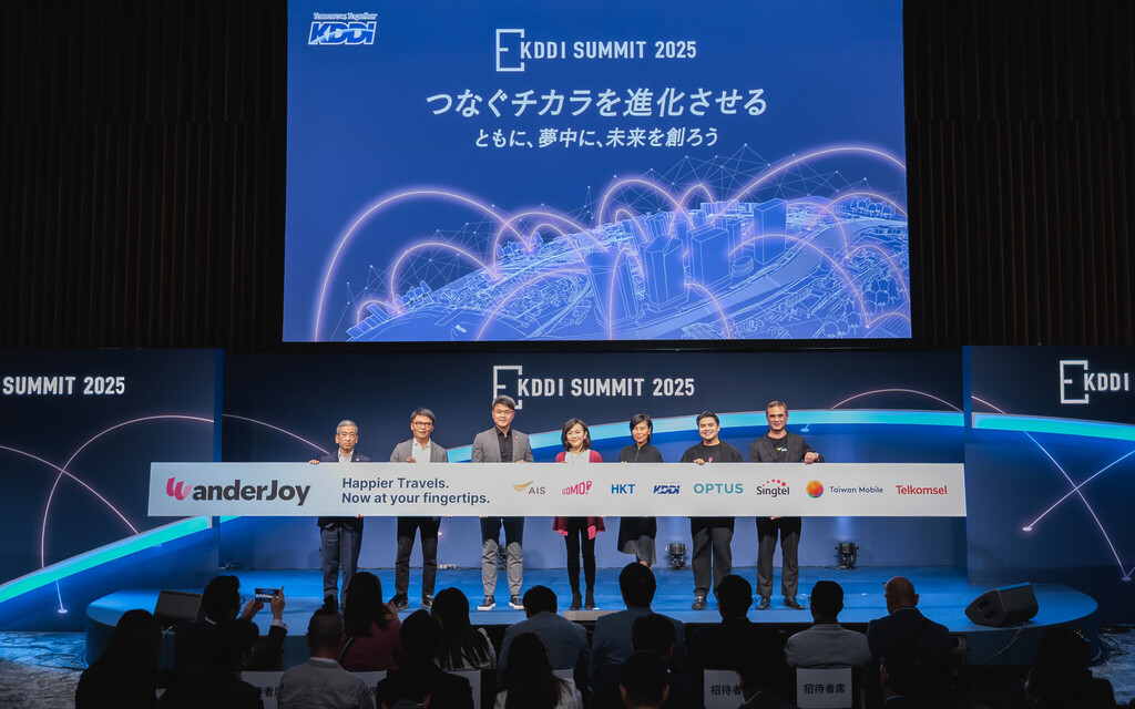 Group Photo of Representatives from the various International Telcos