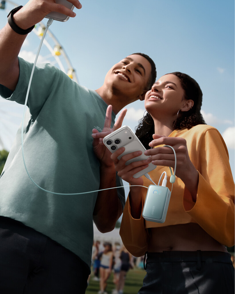 Anker Nano Retractable Power Bank (A1638) multi-charging