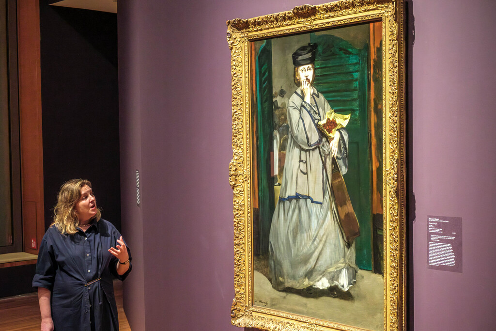 Into the Modern: The Street Singer