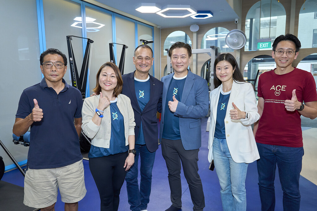 Gurmit Singh with the ConnectingDNA Team at the ConnectingDNA Fitness Challenge Launch