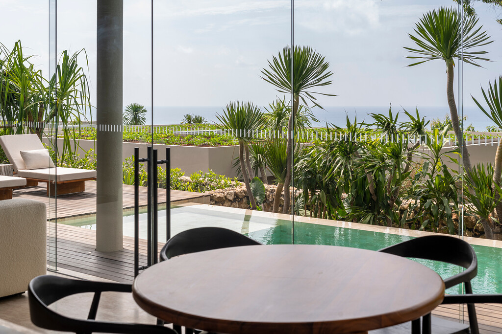 Lyvin Melasti Villas 2 Bedroom Ocean Villa Table-to-Ocean View