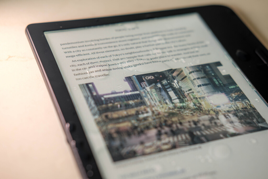 Kobo Libra Colour with Water Droplets for Waterproof Demonstration