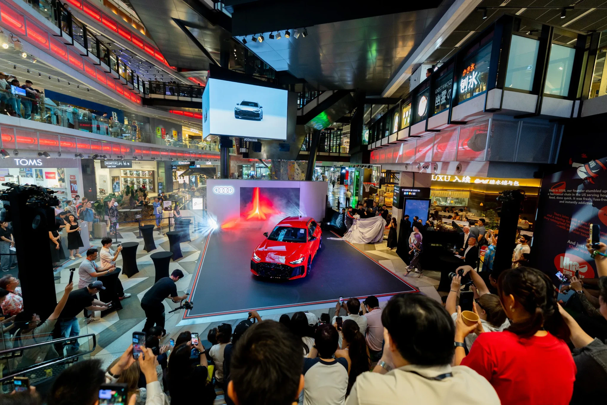 Off Track Singapore Grand Prix 2026 Race Week: 4 Finds Off the Track