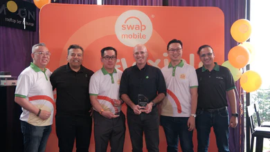 Swap Mobile and StarHub representatives at the Swap Mobile launch in Singapore.